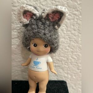 Adorable Gray hat shaped like a cat for Sonny Angel